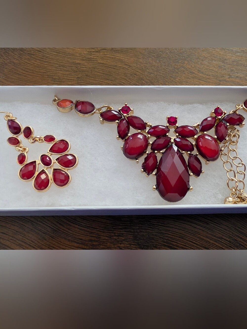 Elegant Gold-Tone Red Crystal Statement Necklace Set